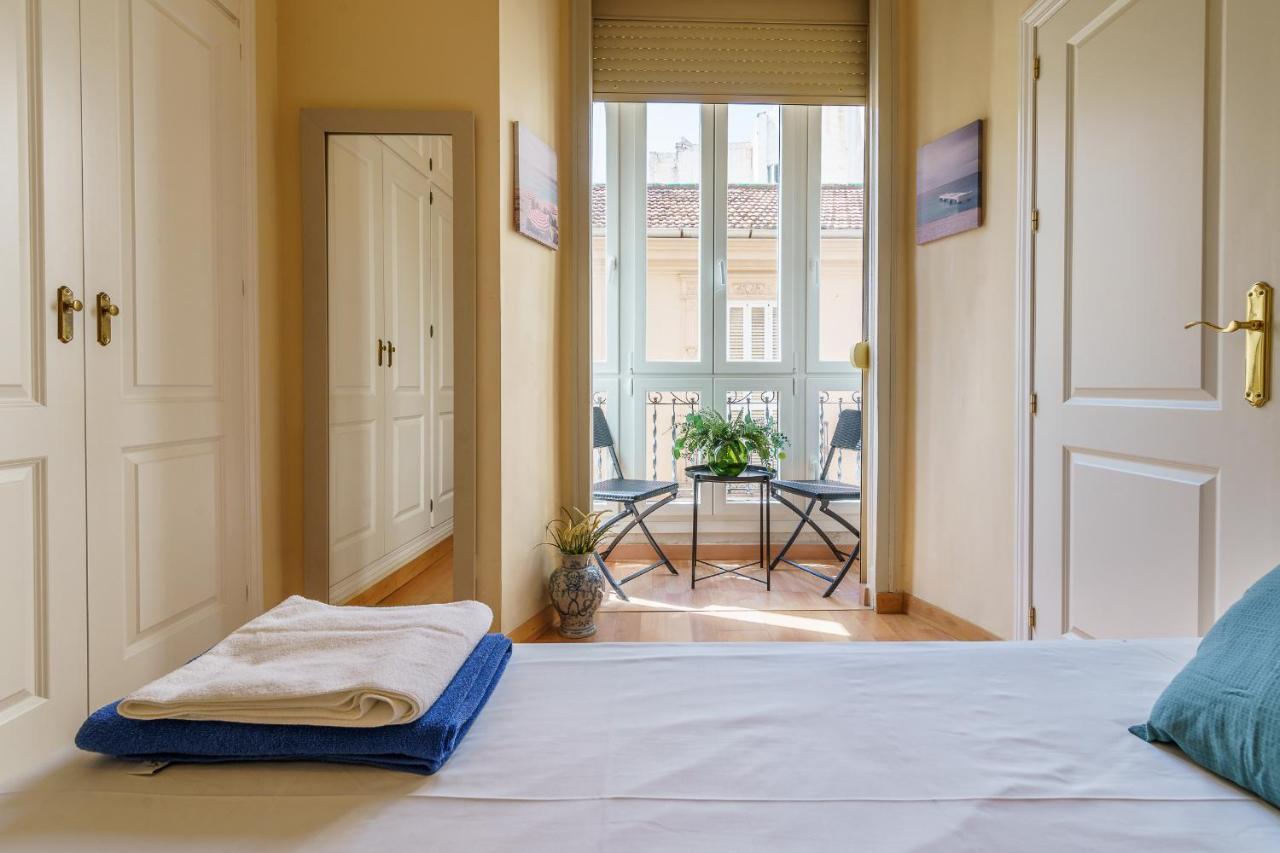 Bright Two-Bedroom Apartment In The Historic Center Málaga Exterior foto