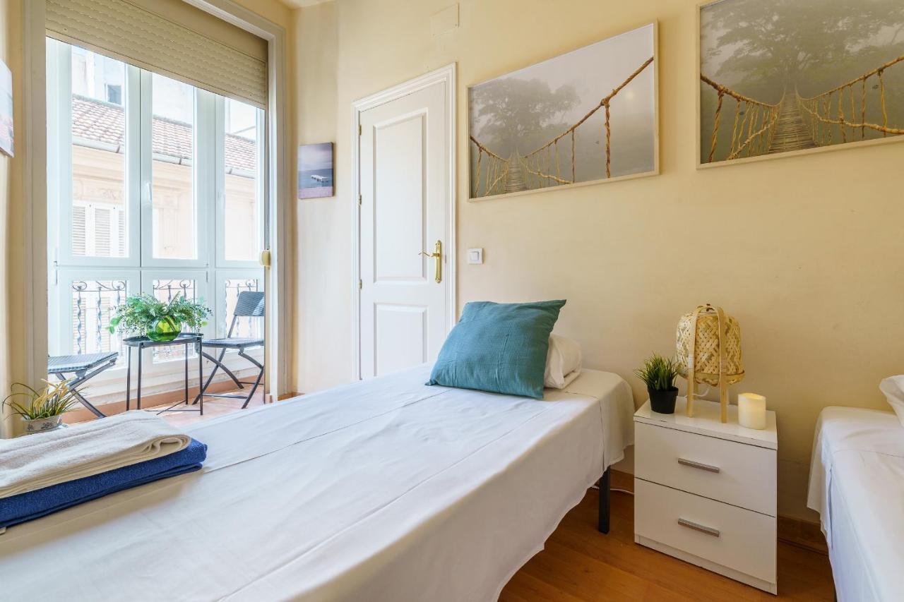 Bright Two-Bedroom Apartment In The Historic Center Málaga Exterior foto